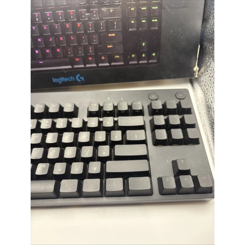Logitech PRO Tenkeyless Mechanical Gaming Keyboard YU0039, Blue Switches, Tested